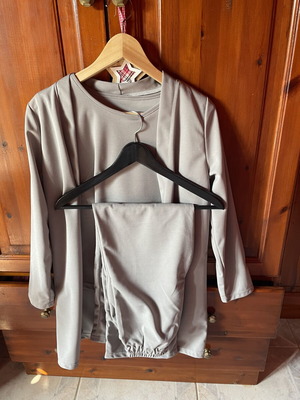 Elastic set jacket-blazer asymmetrical blouse and pants new, gray