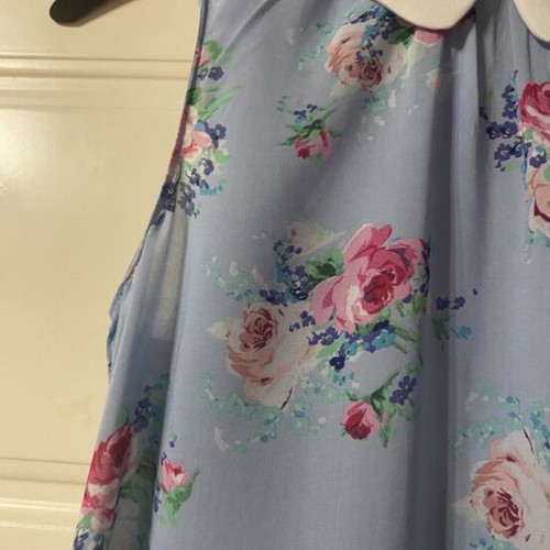 Stradivarius Sleeveless Floral Blouse with White Peter Pan Collar Size S like new
