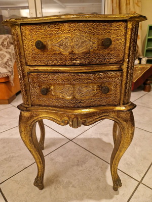 Φλωρεντινό τραπεζάκι 1950 με χρυσή πατίνα σαν καινούργιο