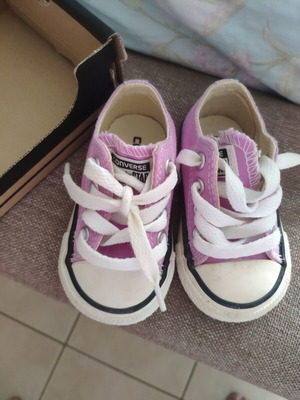 Converse baby shoes size 19 like new