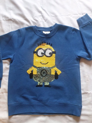 Minion kids sweatshirt Fox like new for 7-8 years old