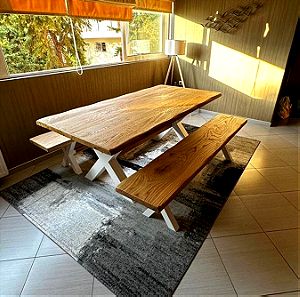 Τραπέζι για εσωτερικό-εξωτερικό χώρο με μασίφ ατόφιο ξύλο και μέταλλο σε χιαστί με 2 παγκάκια πλάτη