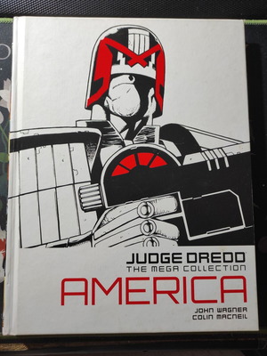 Judge Dredd The Mega Collection America като нова