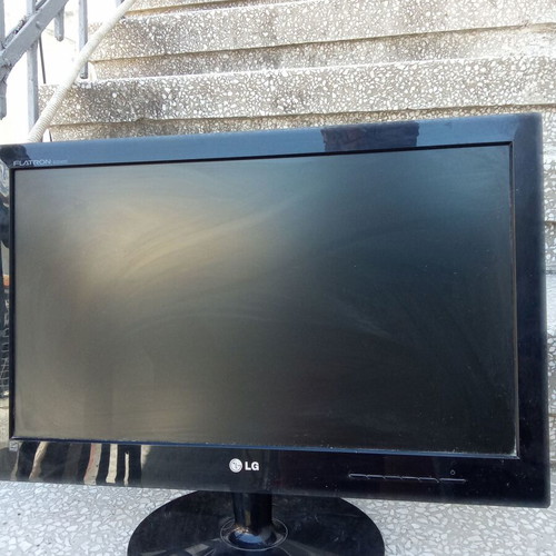 LG Flatron computer monitor like new
