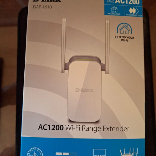 D-Link AC1200 Wi-Fi Range Extender new