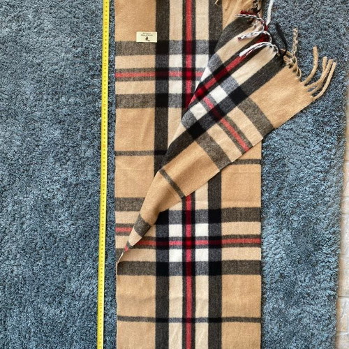 House of Tweed scarf like new with fringes and tassels