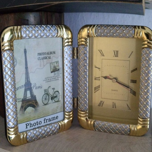 Photo frame and clock set like new with folding design