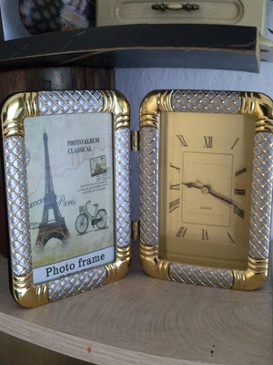 Photo frame and clock set like new with folding design