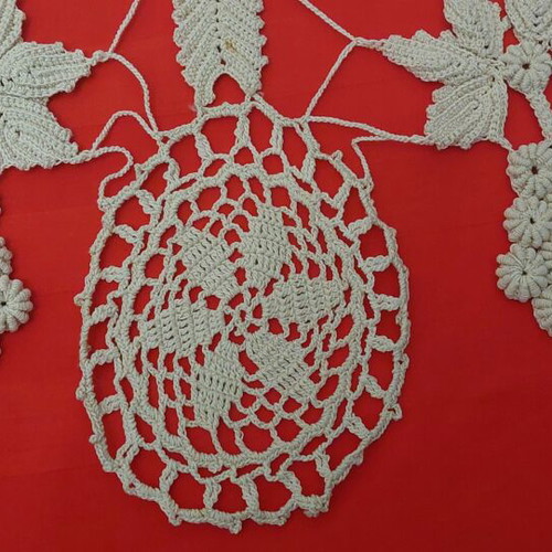 Handmade crochet round tablecloth new with grapes