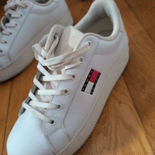 Tommy Hilfiger sneakers size 40, white