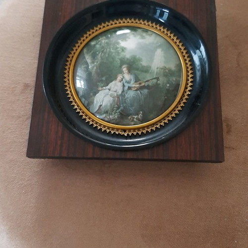 Decorative small painting used with polished wood frame