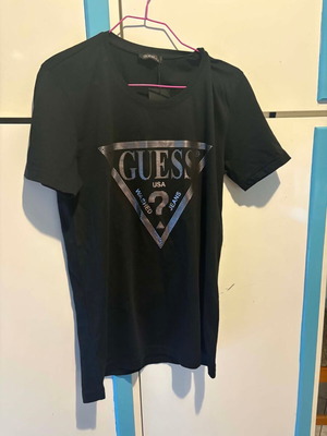 Guess black T-shirt large new with tags