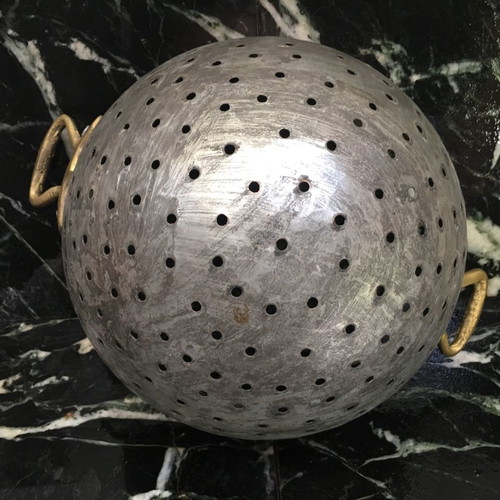 Colander used without dents or damage