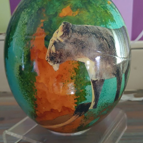 Ostrich Egg from South Africa like new with gold leaf and detailed colors