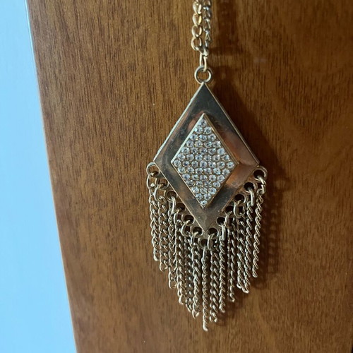 Necklace like new gold color exceptional quality