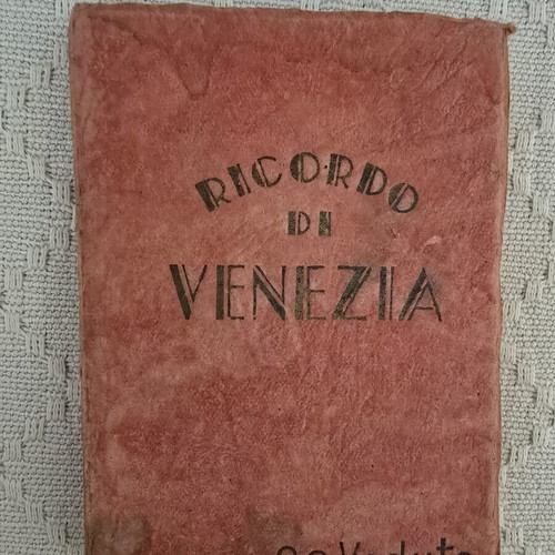 Ricordo di Venezia vintage postcard album, 20 views
