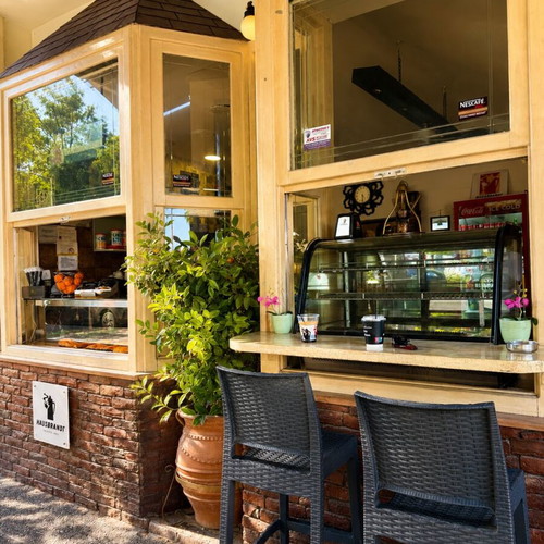 Snack Café in Central Elefsina with Full Equipment