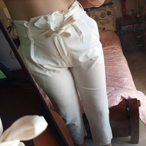 Kelly's M pants new, soft cream color, high waist