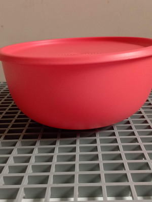 Tupperware 1.3L bowl new for food storage
