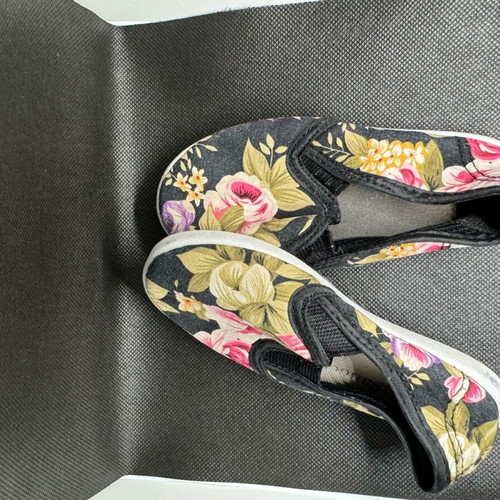 Sanrio floral kids espadrilles like new, size 24