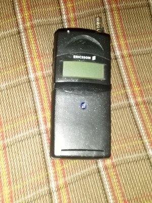 Ericsson T18s vintage used for parts or collection