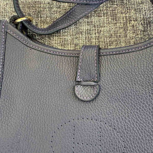 Leather shoulder bag like new, purple, made in Italy