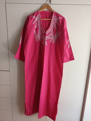 Kaftan beach dress fuchsia with embroidery, new, size M