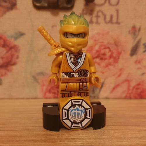 Lego Ninjago 10th Anniversary Set of 7 Minifigures New with Airjitzu Tiles