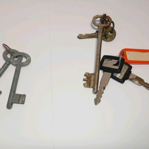 Vintage keys used, whole set