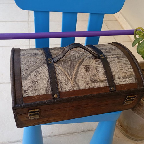 Wooden vintage chest decorative storage box like new