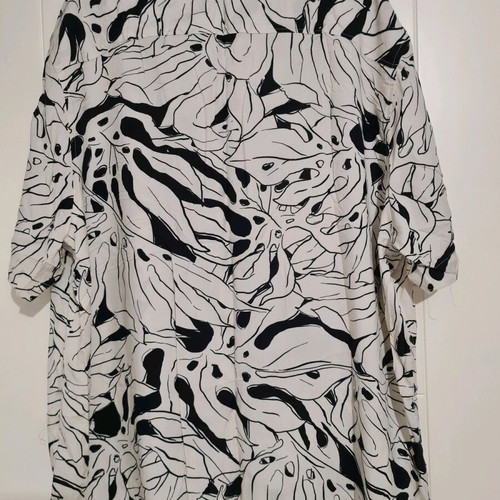 H&M men's shirt new with floral patterns, XXL, black and white