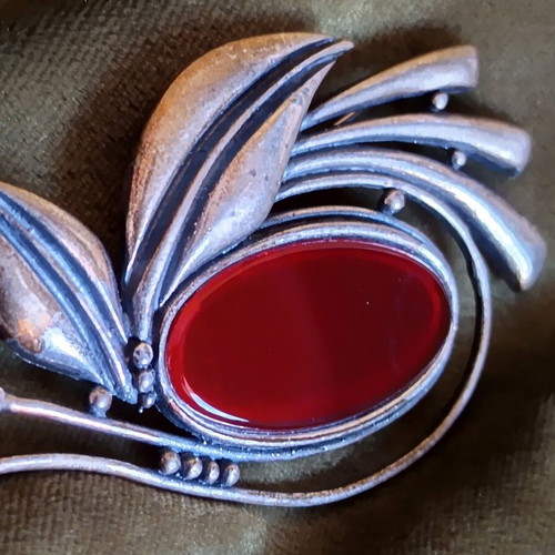 Vintage Art Nouveau Brooch Silver 925 with Carnelian Stone like new