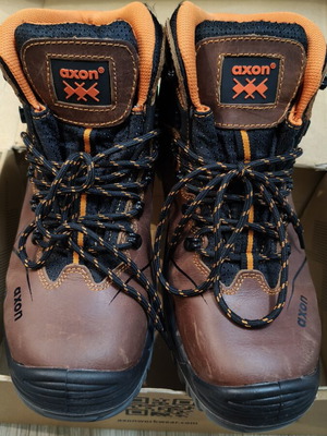 Axon Alaska men's safety boots size 44 like new, brown leather