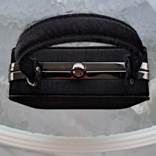 Black vintage evening bag clutch with 3D embroidery, like new