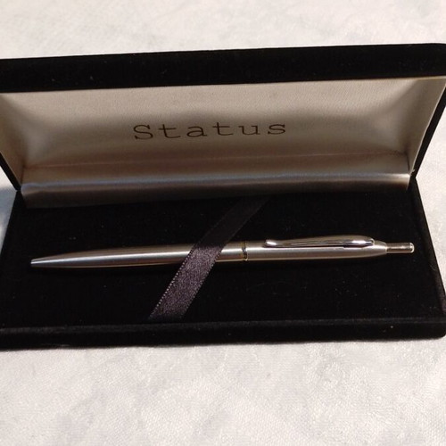 Vintage Status pen with silver case like new