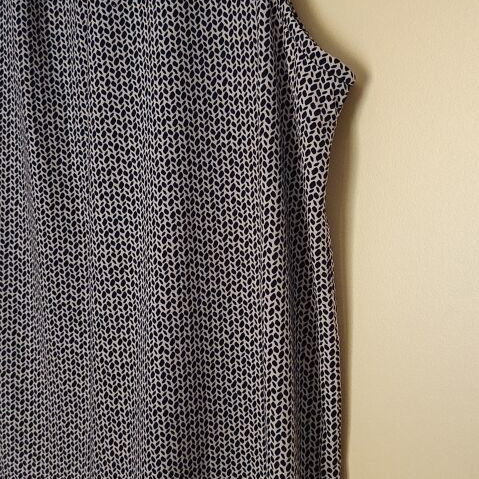 H&M sleeveless women's blouse white and blue size L like new