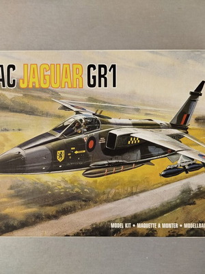 Airfix BAC Jaguar GR1 plastic model 1/72 like new