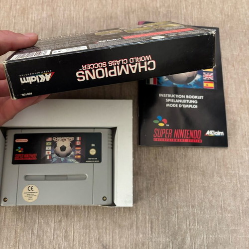 Champions World Class Soccer Nintendo SNES used, complete