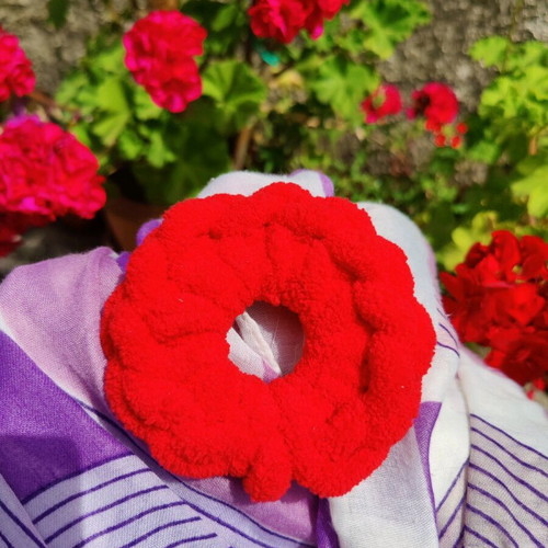 Fluffy hair scrunchie set of 2 new, pink and red