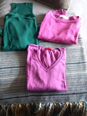 Branded sweaters small, pack of 3 pieces