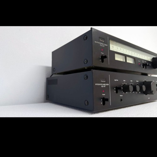 Sansui AU 117 and TU 217 amplifier and radio set like new, 1978