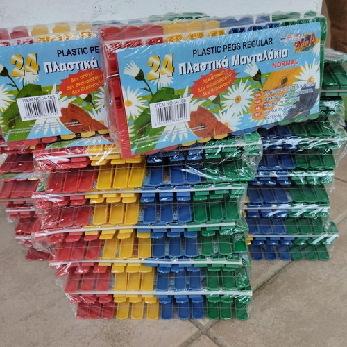 Plastic pegs new, set of 25 packs