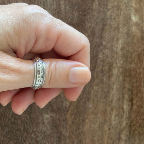 Silver 958 ring like new, carved geometric design