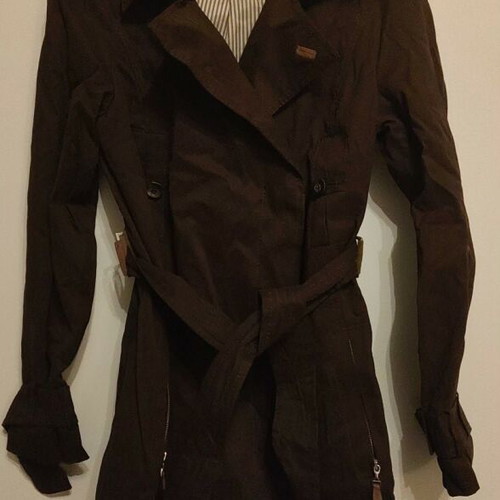 Trench Coat Brown Zara Basic like new, size Medium