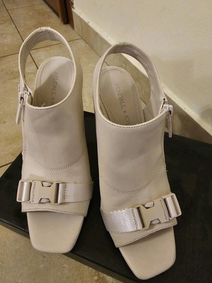 Γόβες πέδιλα Kendall & Kylie μπεζ σαν καινούργιο