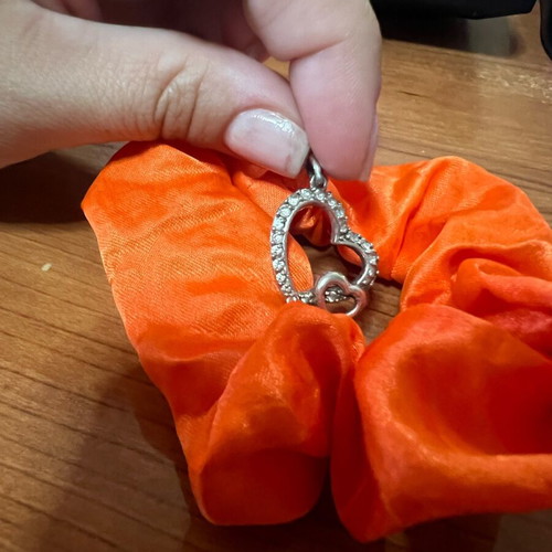 Silver necklace used, very shiny and beautiful