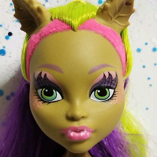 Monster High Clawdeen Freaky Fusion doll used, incomplete with flaws