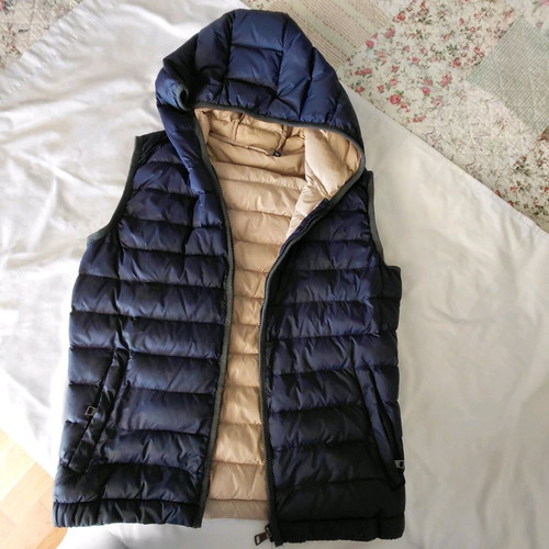 Sleeveless women's jacket like new, size M-L, beige and blue