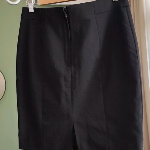 H&M skirt black size 40 like new
