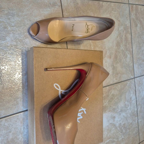 Christian Louboutin nude peep-toe pumps used, size 37.5